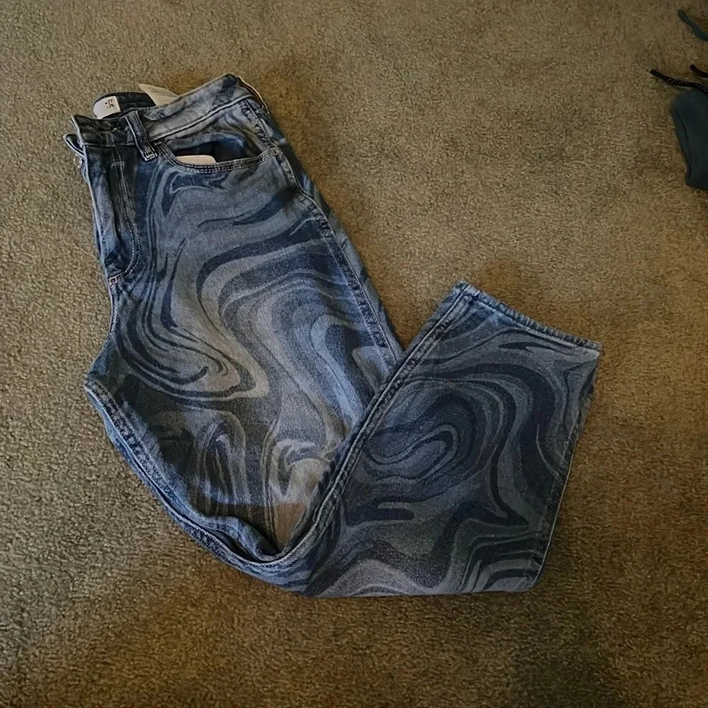 Hollister jeans size 27 and length size 25 swirl jeans